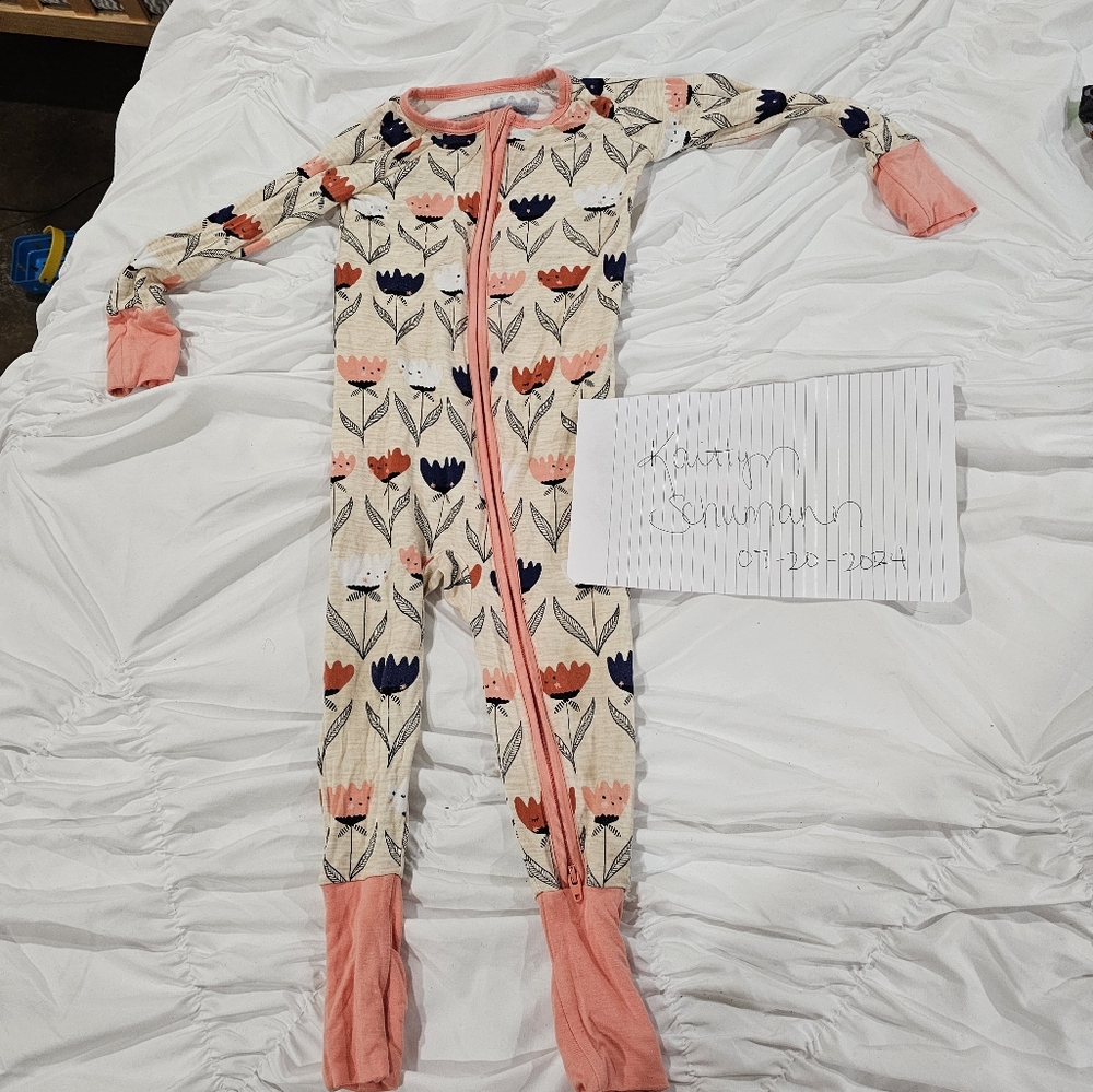 Floral sleeper
